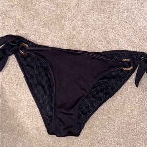 Black vs bikini bottoms